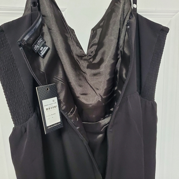 City Chic Sassy V Dress Black Size 18 NWT - Picture 7 of 16